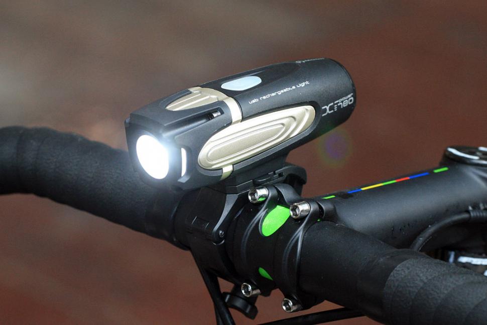 Moon bike light sales battery